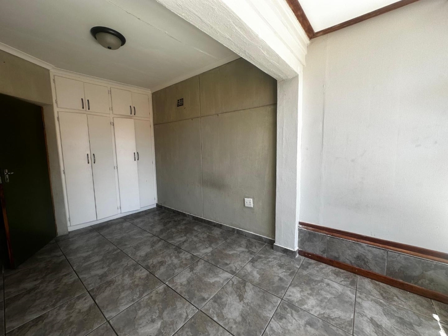 4 Bedroom Property for Sale in Heuwelsig Free State